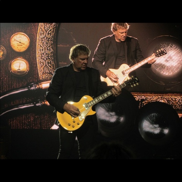 🎸 - Picture 5 of 9